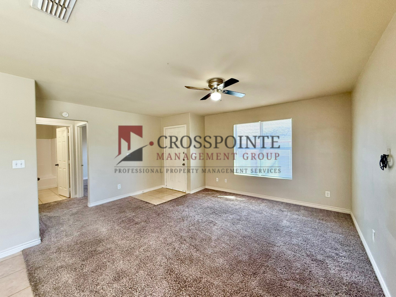 825 W 25th St - Photo 4 of 16