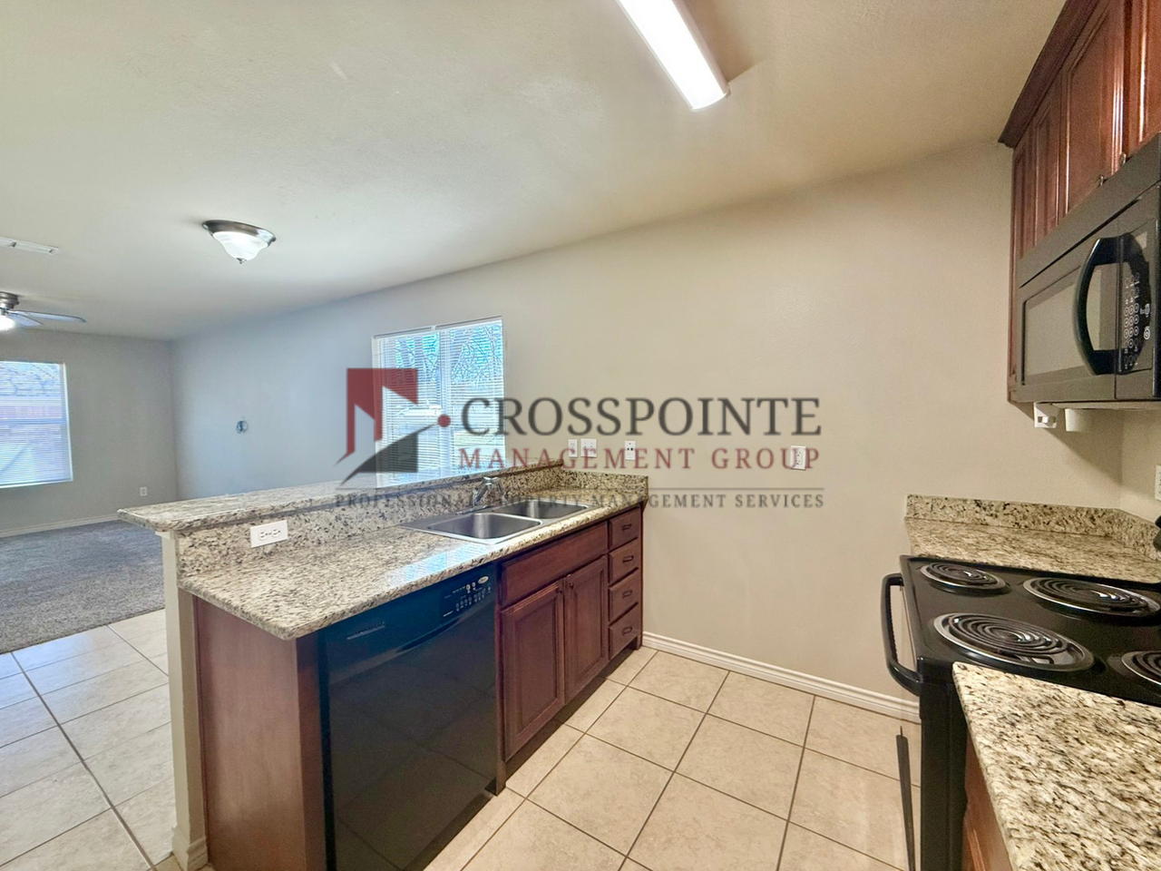 825 W 25th St - Photo 7 of 16