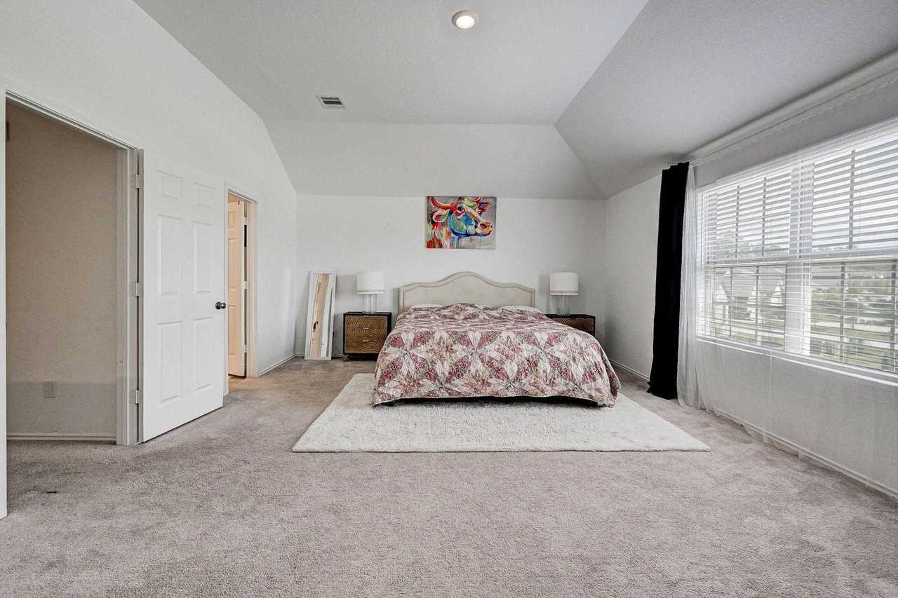 1702 Campos Ct - Photo 3 of 25