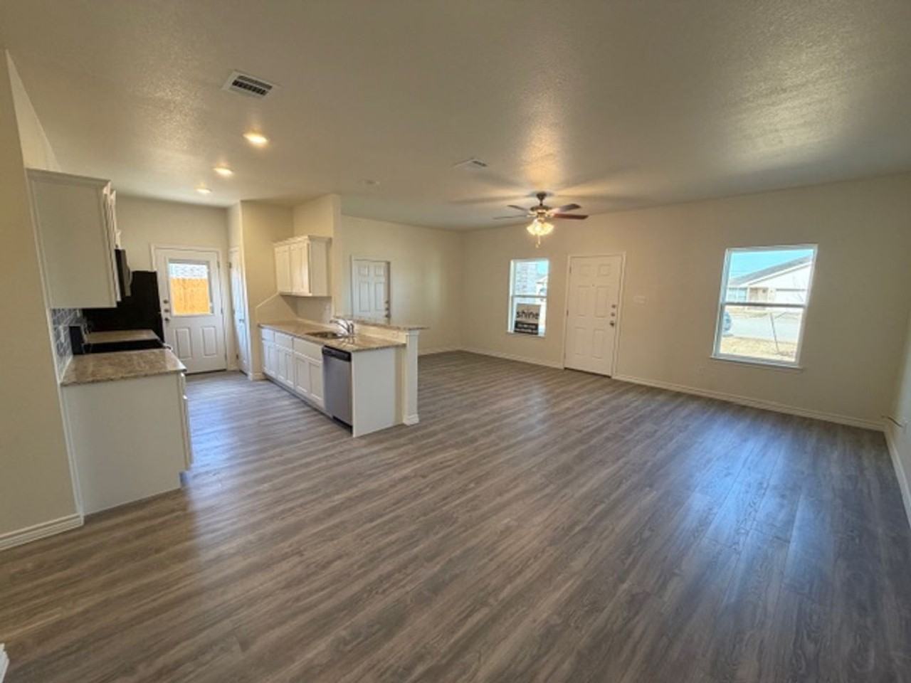 1624 Pima Trl - Photo 3 of 32