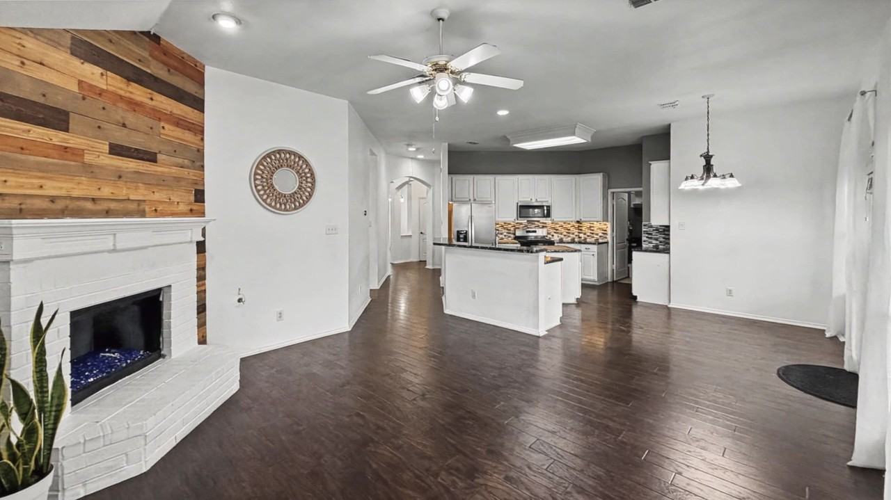 11146 Clearstream Ln - Photo 7 of 39