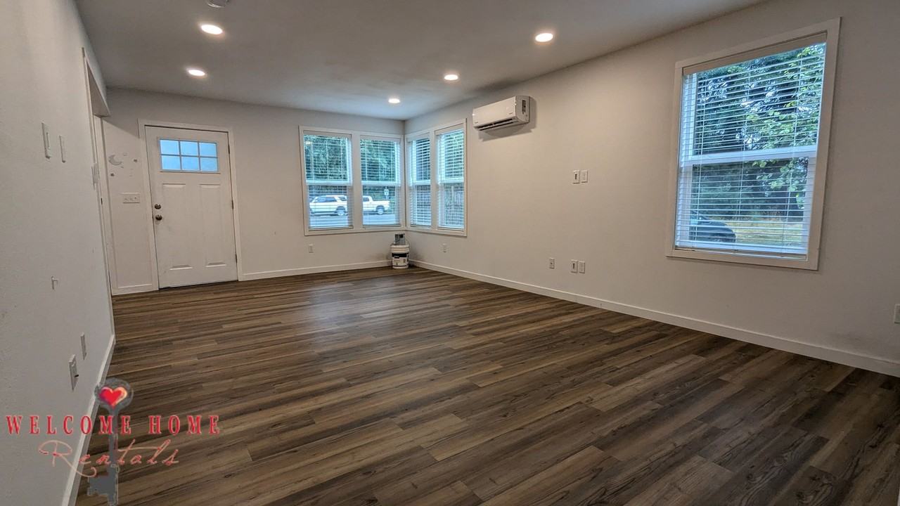 2835 Yelm Hwy Se - Photo 6 of 38