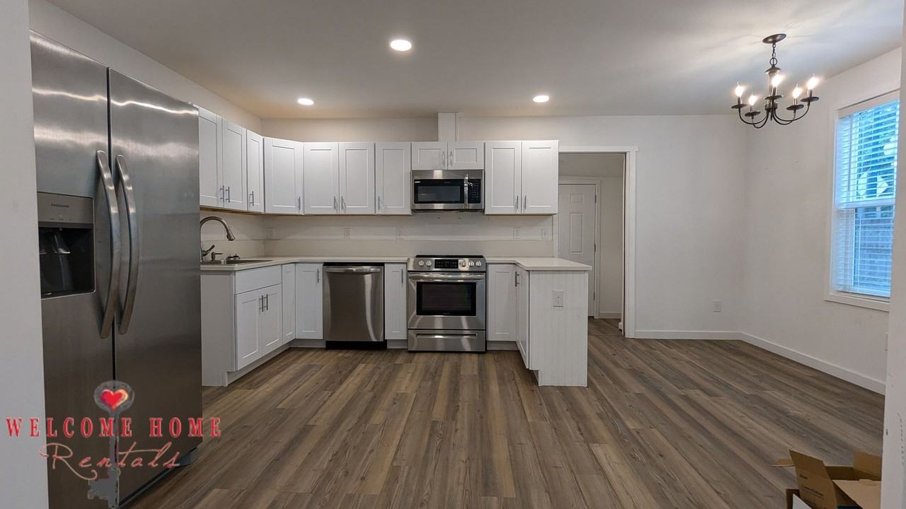 2835 Yelm Hwy Se - Photo 7 of 38