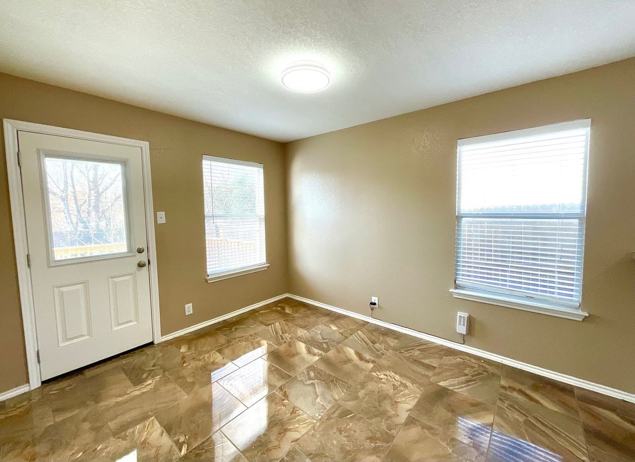 5605 Caraway Bnd - Photo 4 of 31