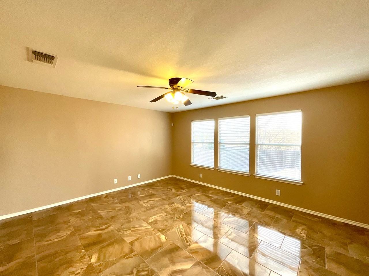 5605 Caraway Bnd - Photo 6 of 31