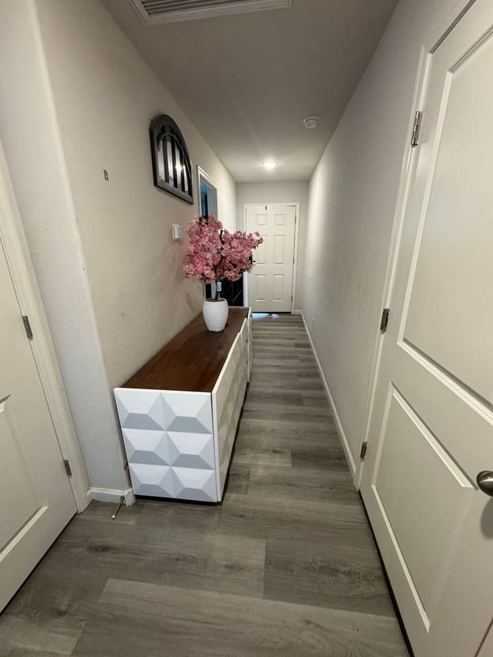 470 Reizen Dr - Photo 4 of 10