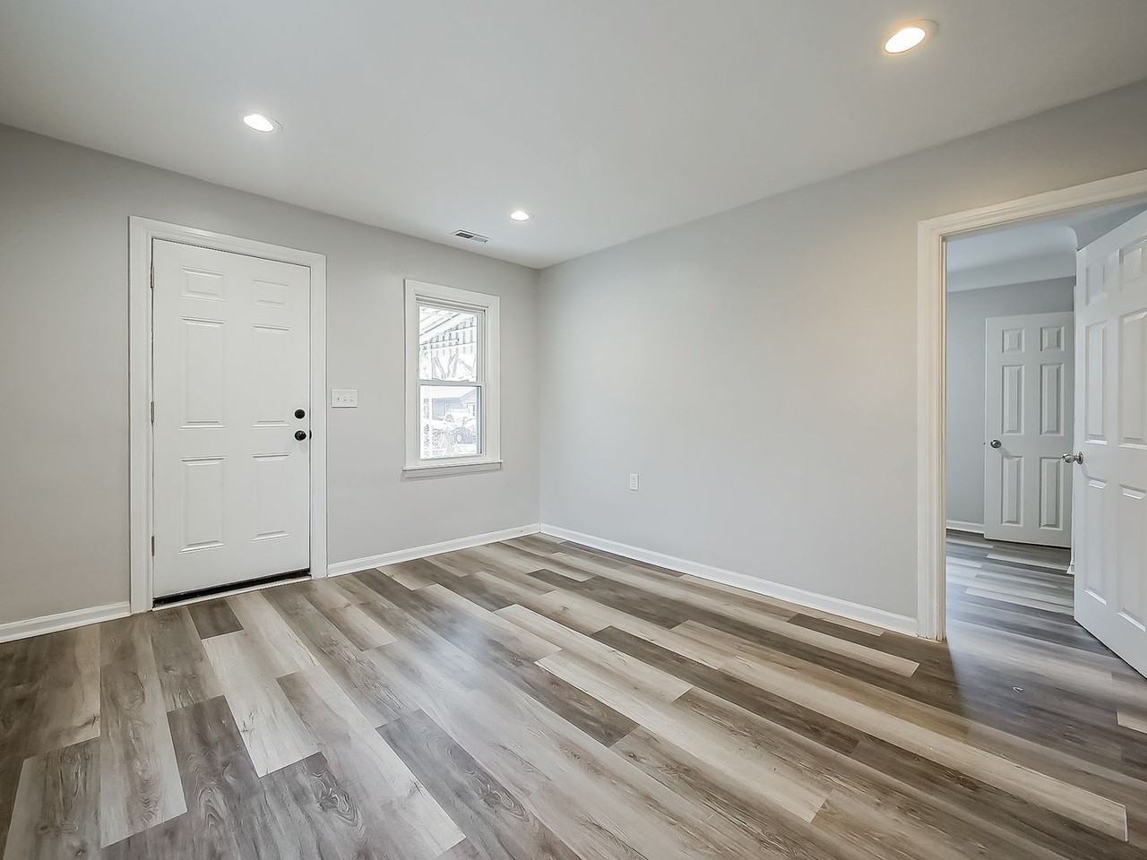 23352 Powell Ave - Photo 3 of 27