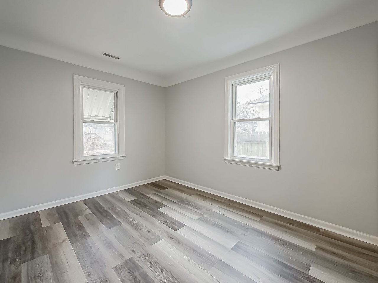 23352 Powell Ave - Photo 6 of 27