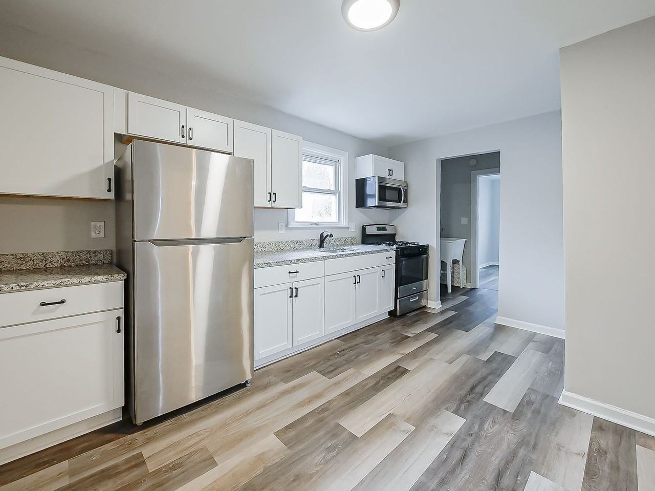 23352 Powell Ave - Photo 7 of 27