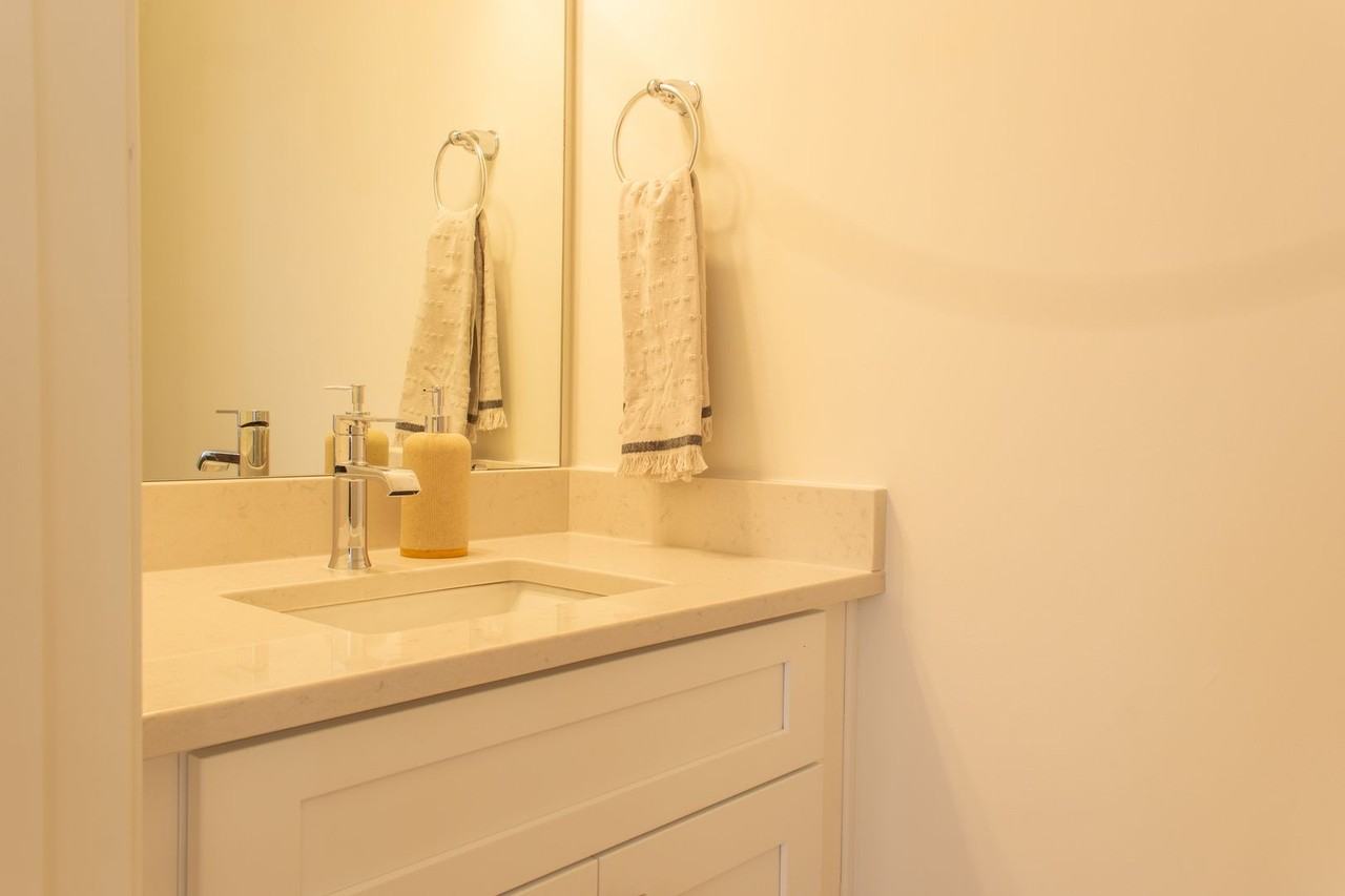 5403 Toano Rd - Photo 5 of 32