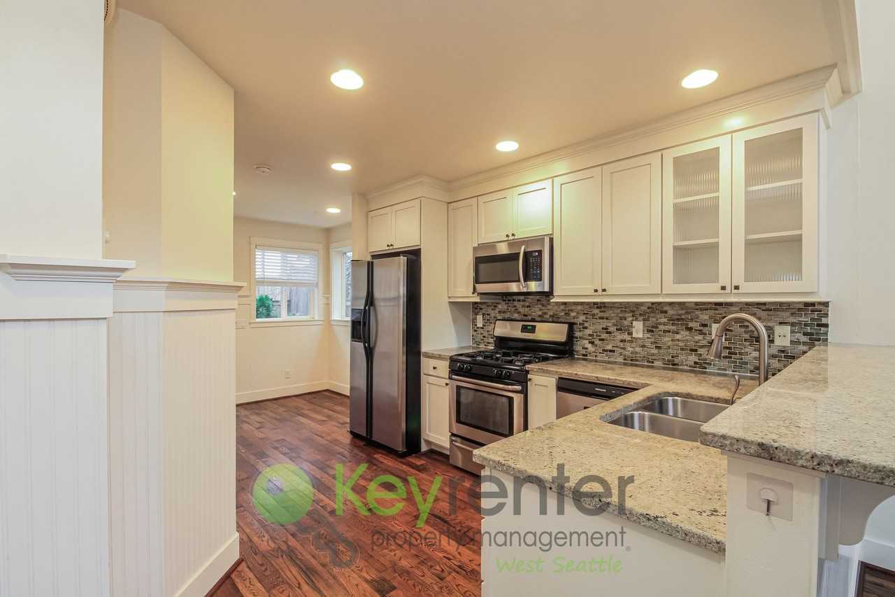 1119 24th Ave S - Photo 3 of 22