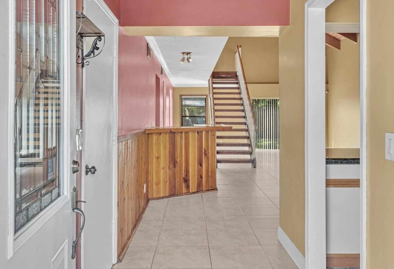 2438 Southridge Rd - Photo 4 of 50