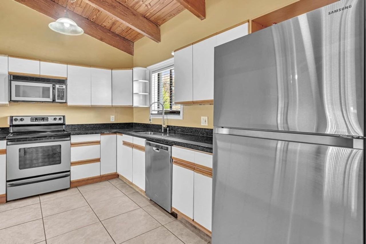 2438 Southridge Rd - Photo 7 of 50