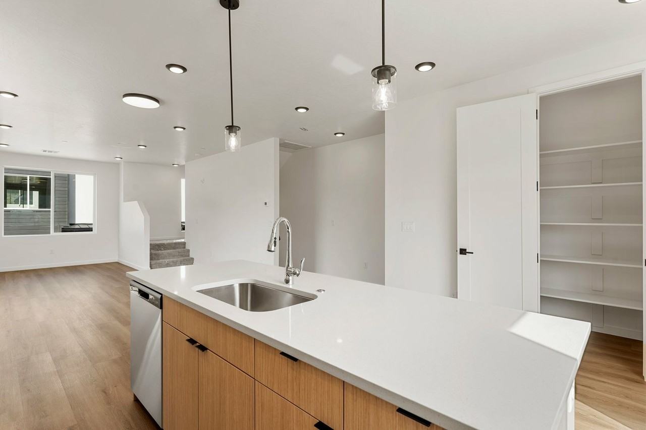 Coal Creek Townhomes - Photo 6 of 50