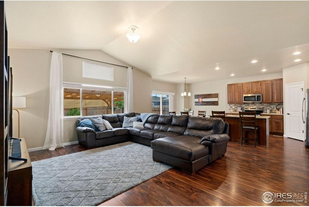 763 Settlers Dr - Photo 2 of 21