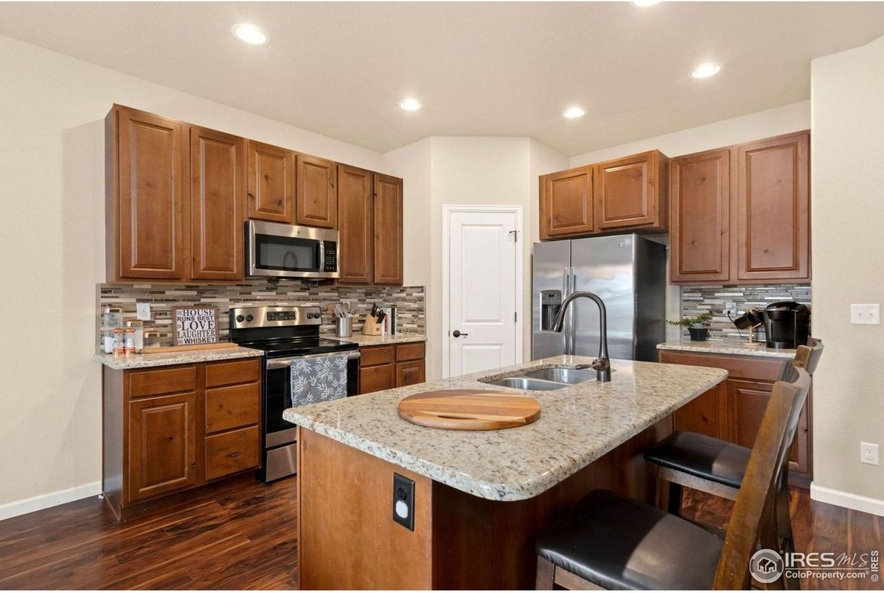 763 Settlers Dr - Photo 4 of 21