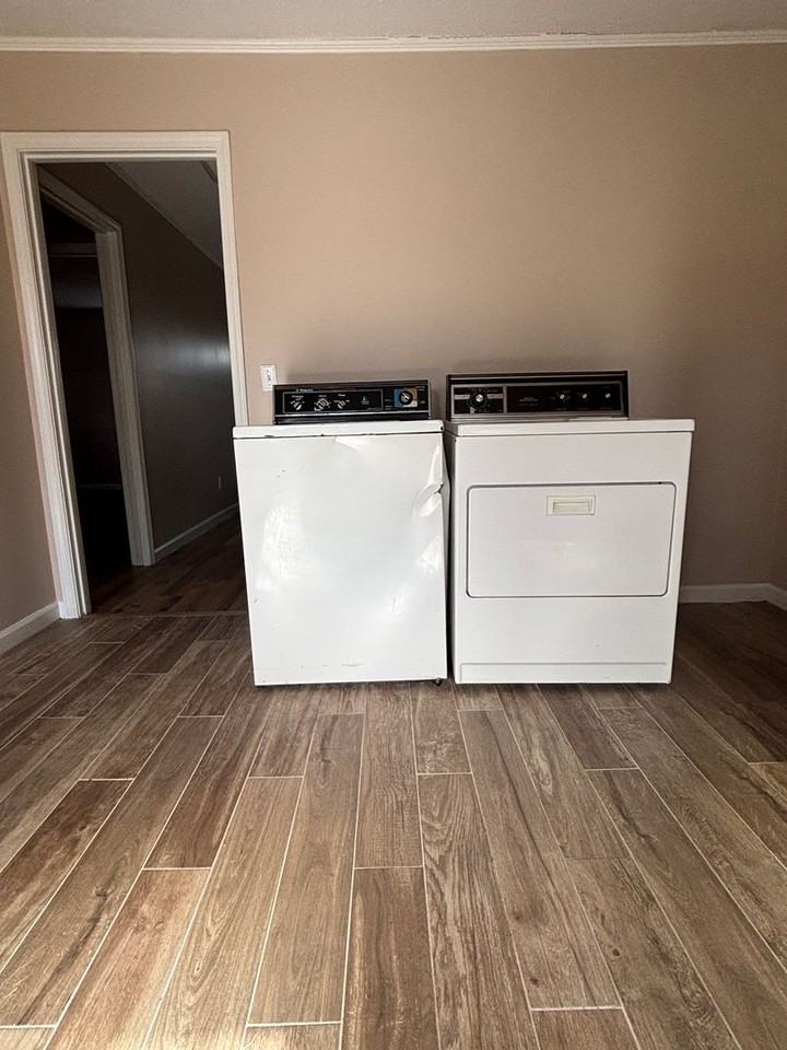 410 Old Central Rd #4 - Photo 4 of 17