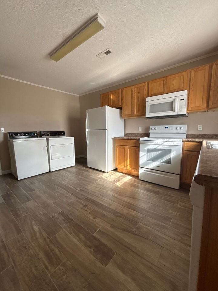 410 Old Central Rd #4 - Photo 6 of 17