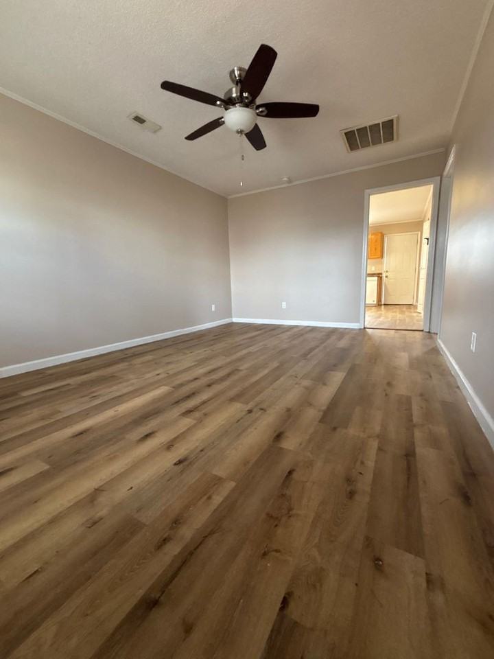 410 Old Central Rd #4 - Photo 7 of 17