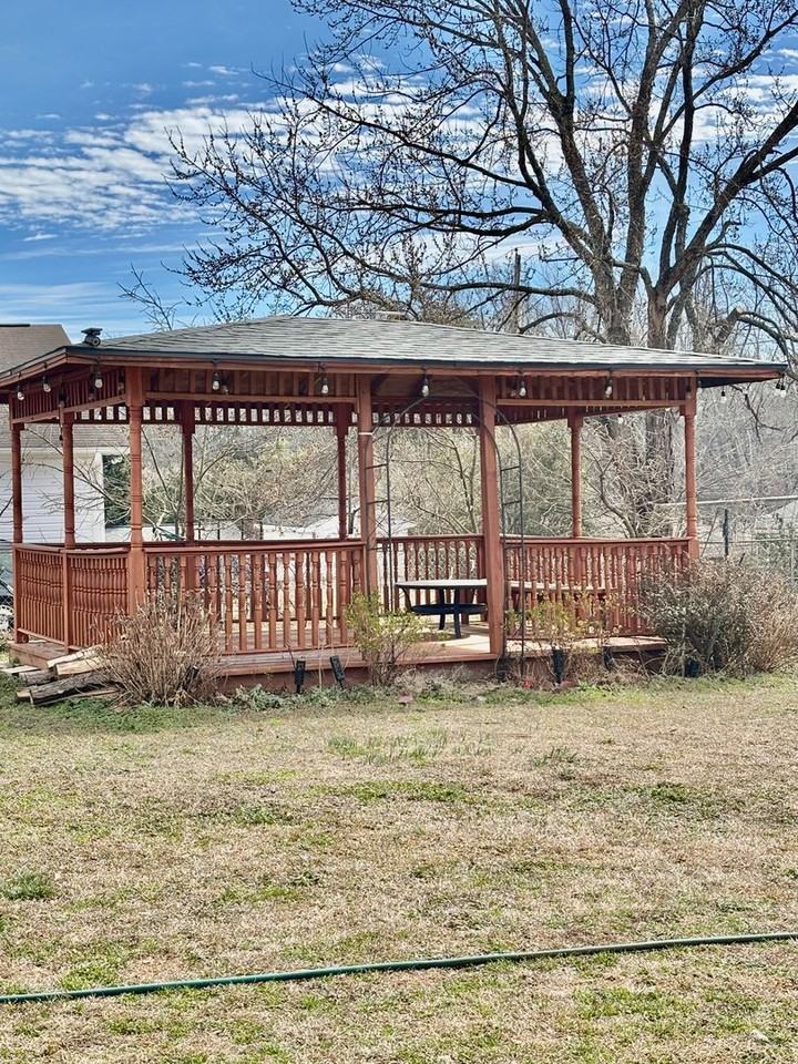 416 Midway Rd - Photo 2 of 20