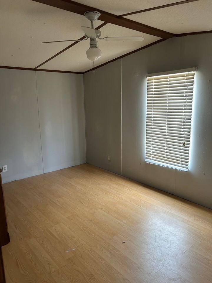 1066 Reynolds Pond Rd - Photo 3 of 7