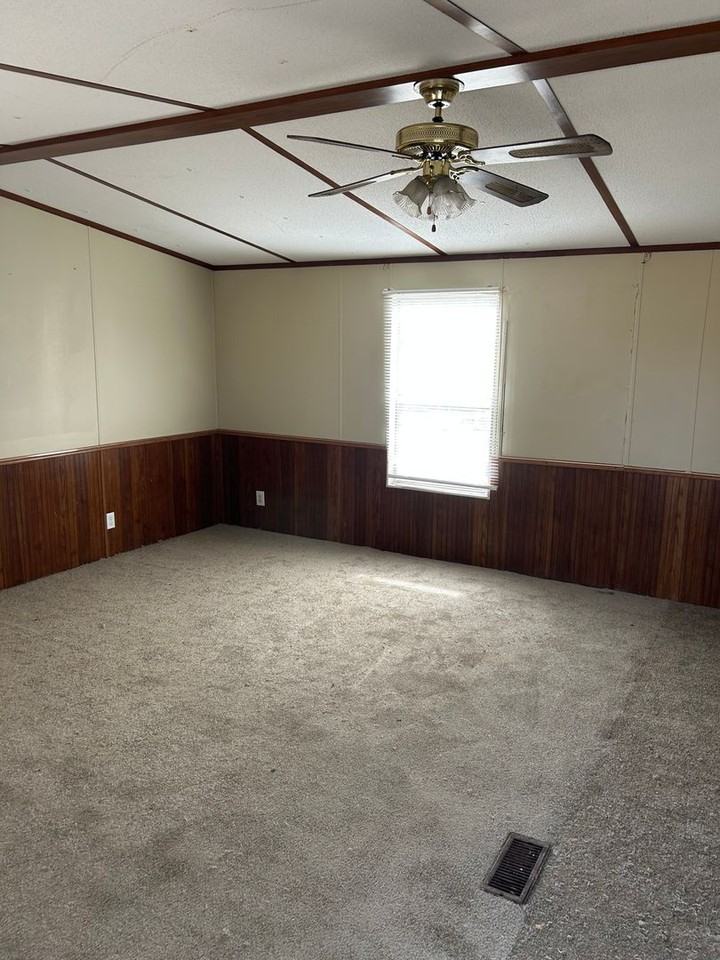 1066 Reynolds Pond Rd - Photo 6 of 7