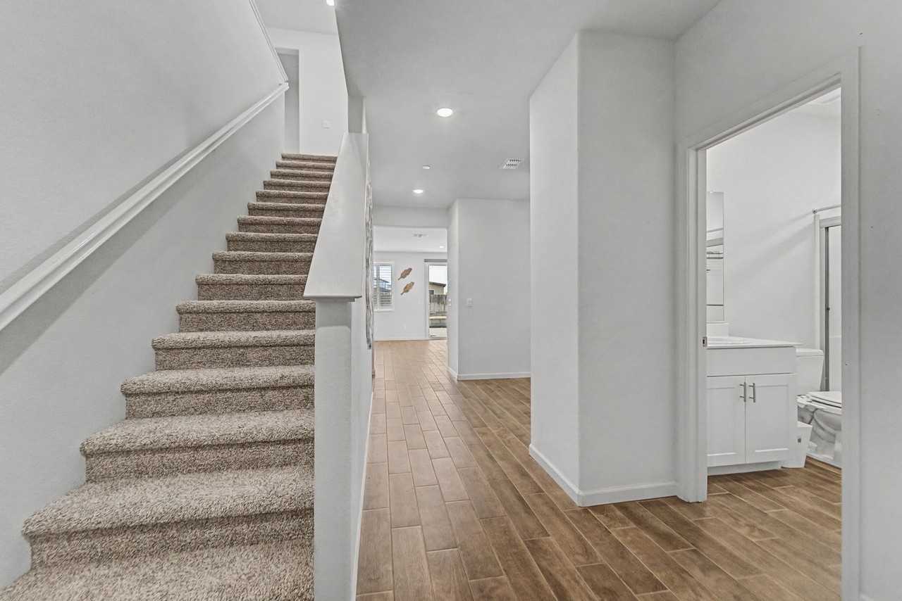 820 Berryessa Way - Photo 5 of 27