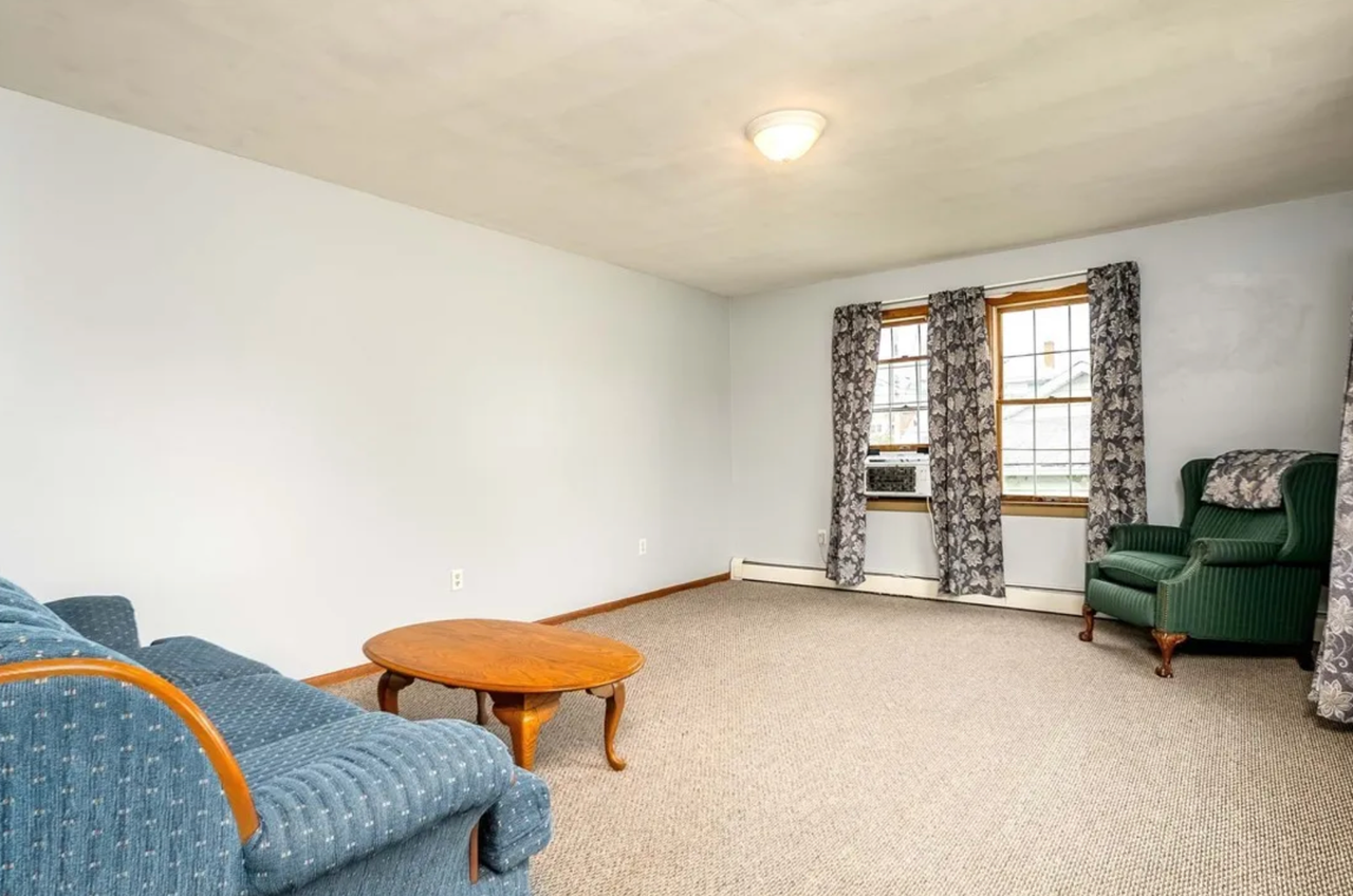 81 Maple Ave - Photo 4 of 19