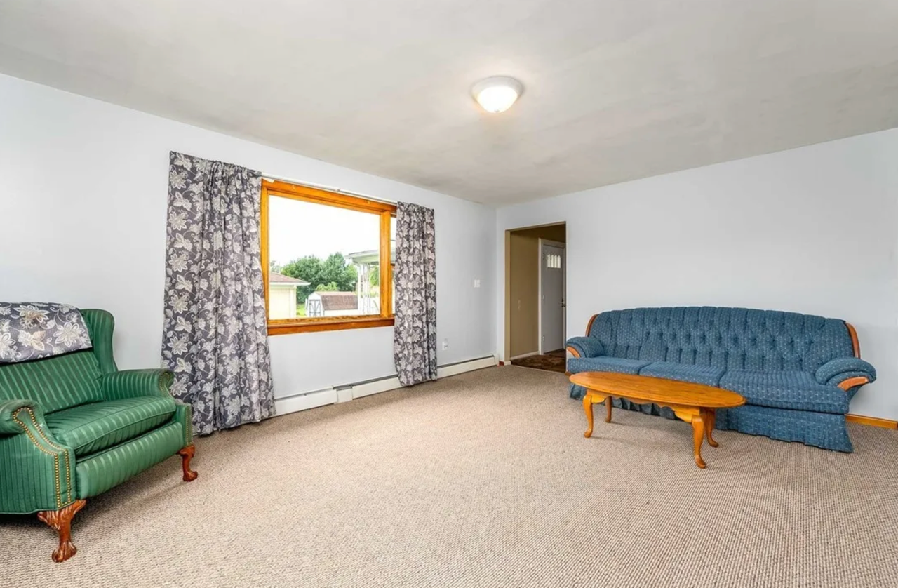 81 Maple Ave - Photo 5 of 19