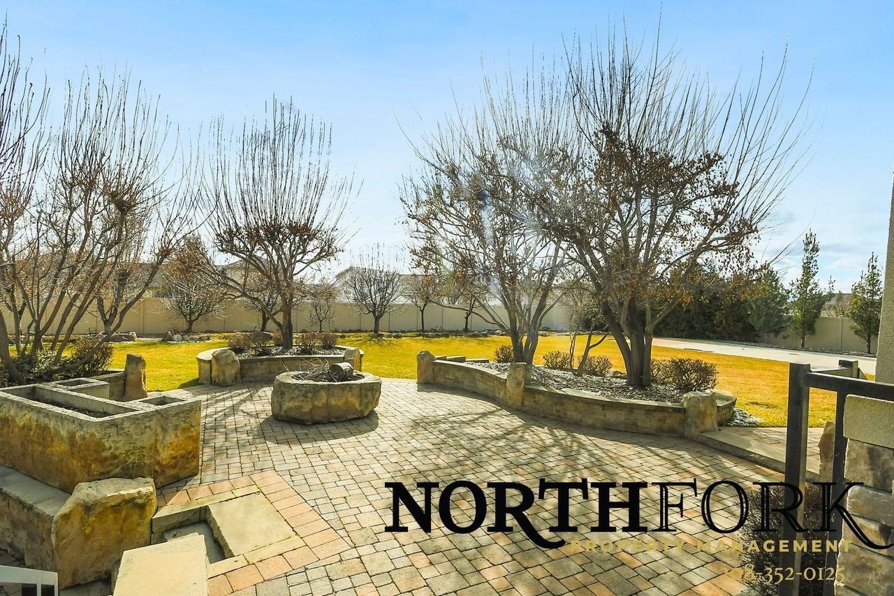 7725 E Stonecastle Dr - Photo 3 of 16