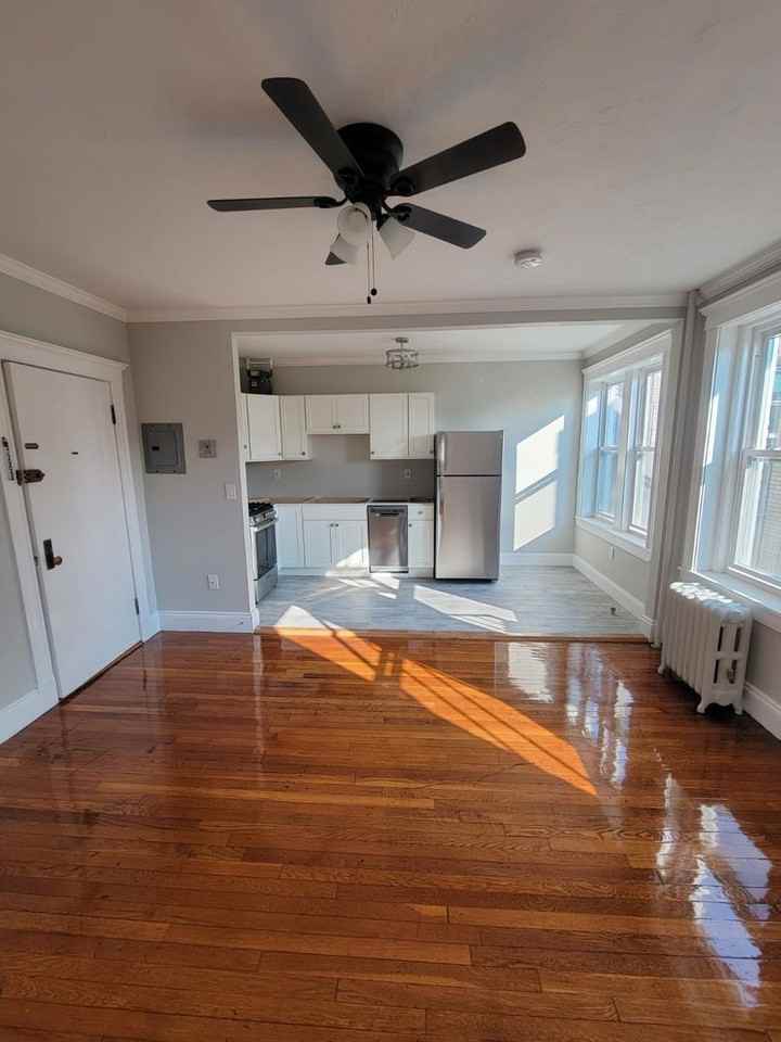 125 Brainerd Rd - Photo 3 of 12