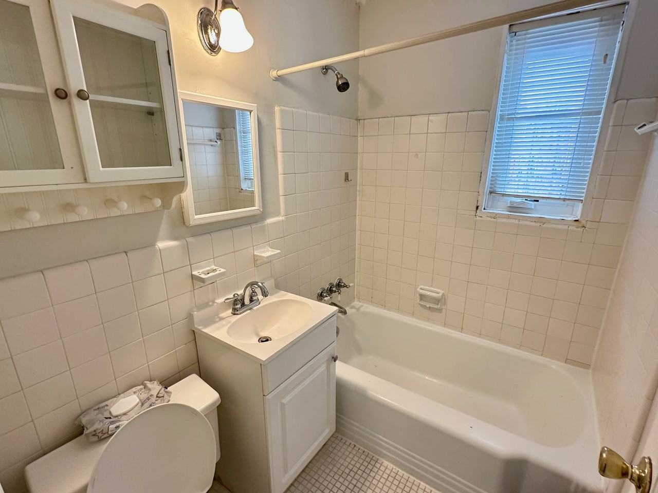 10413 Montrose Ave #201 - Photo 7 of 9