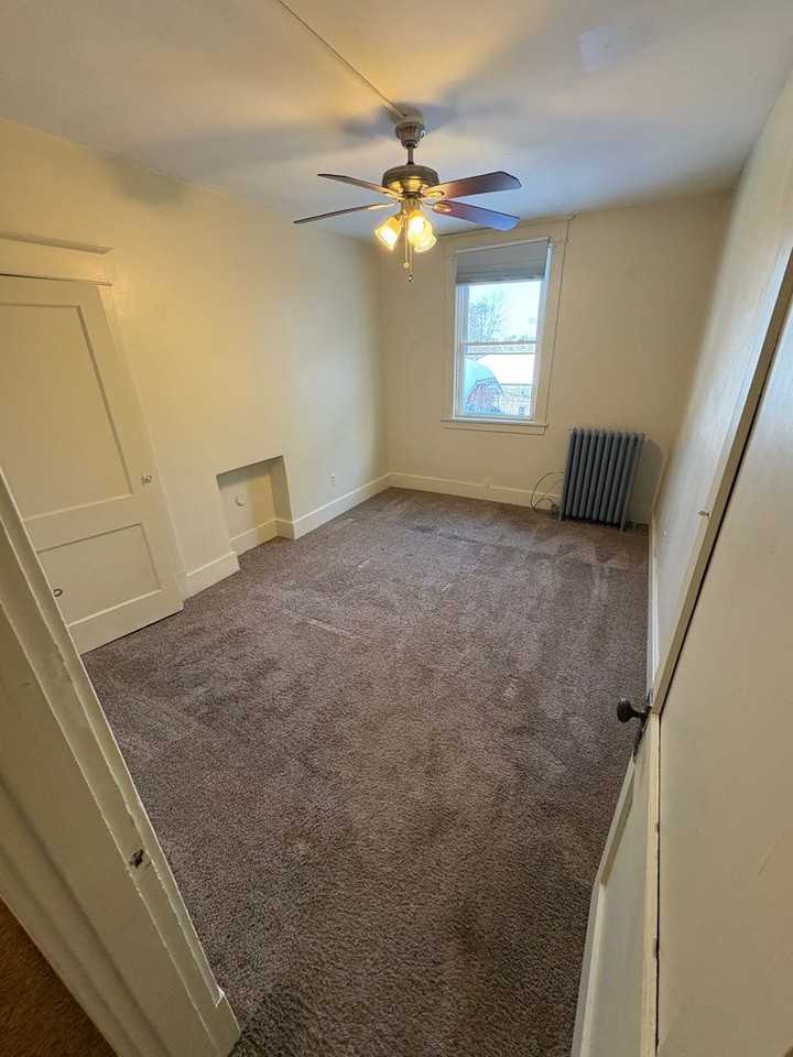 1663 Montpelier Ave - Photo 5 of 8