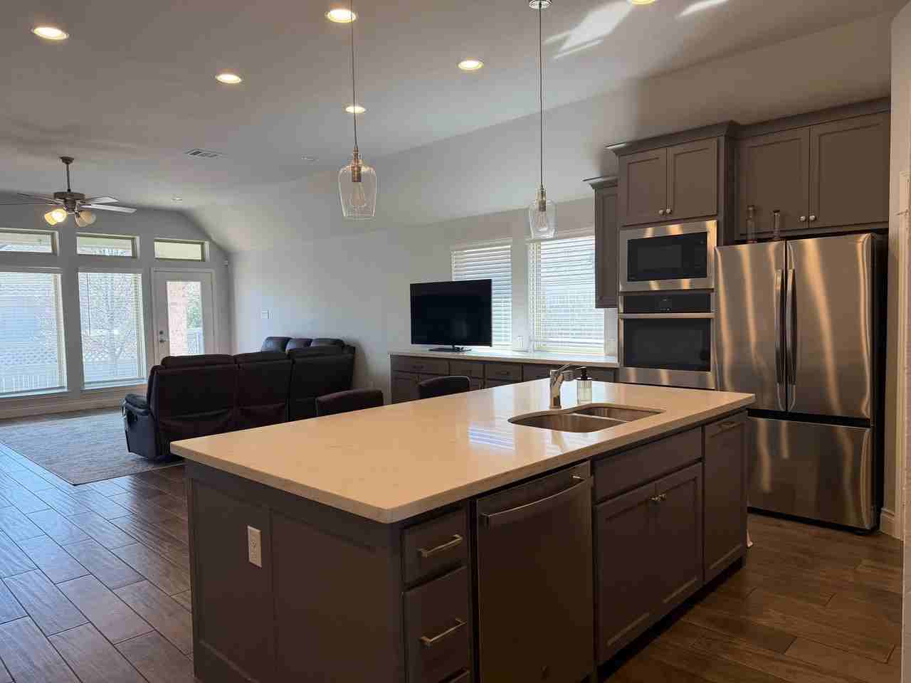 2421 Stella Ln - Photo 6 of 23