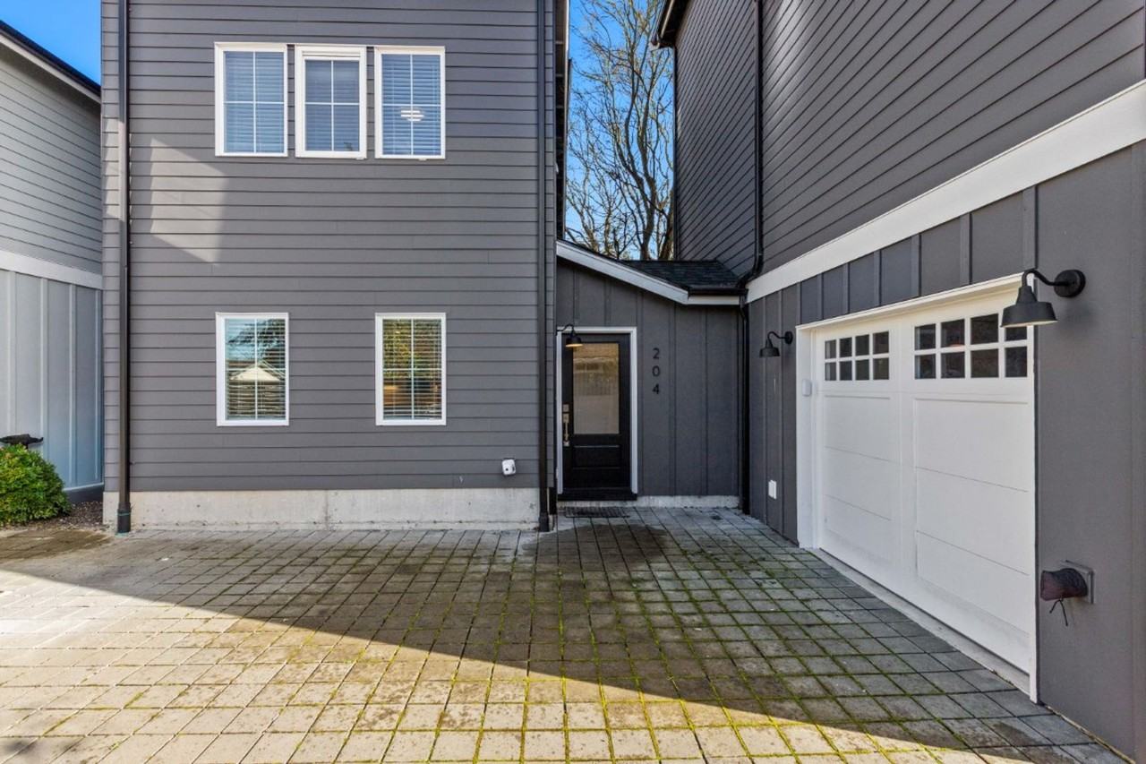 206 N 100th St #2 - Photo 3 of 27