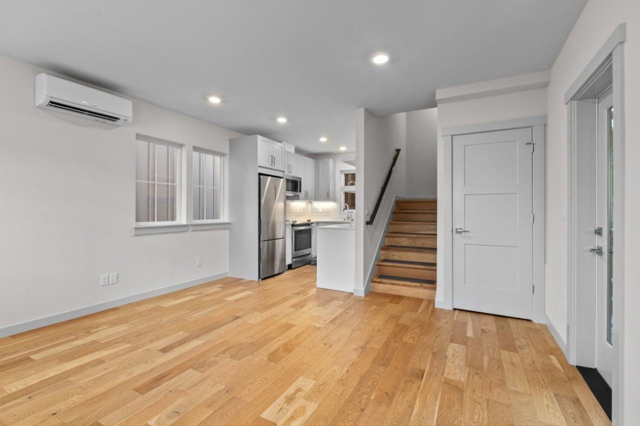 206 N 100th St #2 - Photo 6 of 27