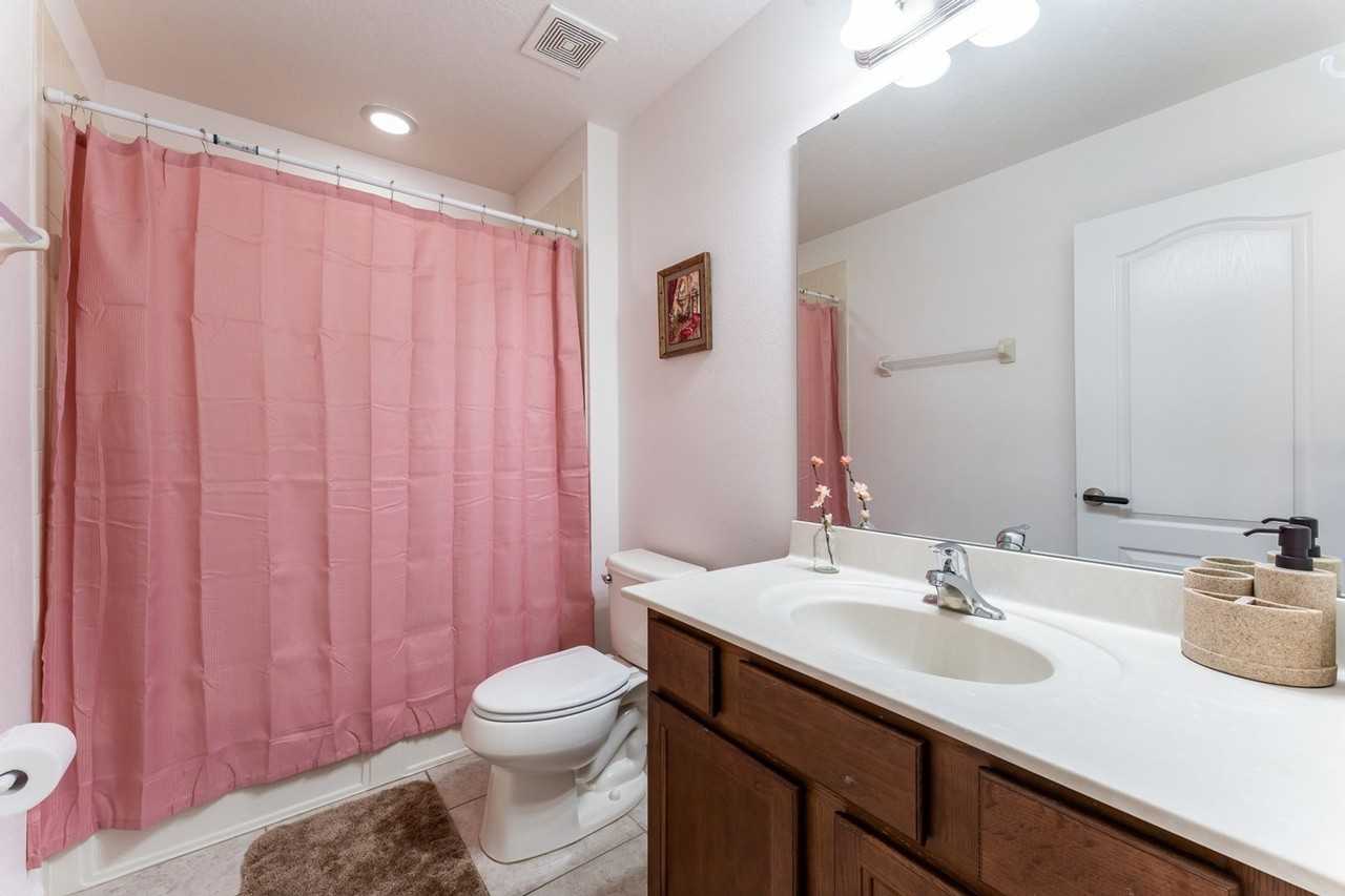 5237 Oakbourne Ave - Photo 3 of 40