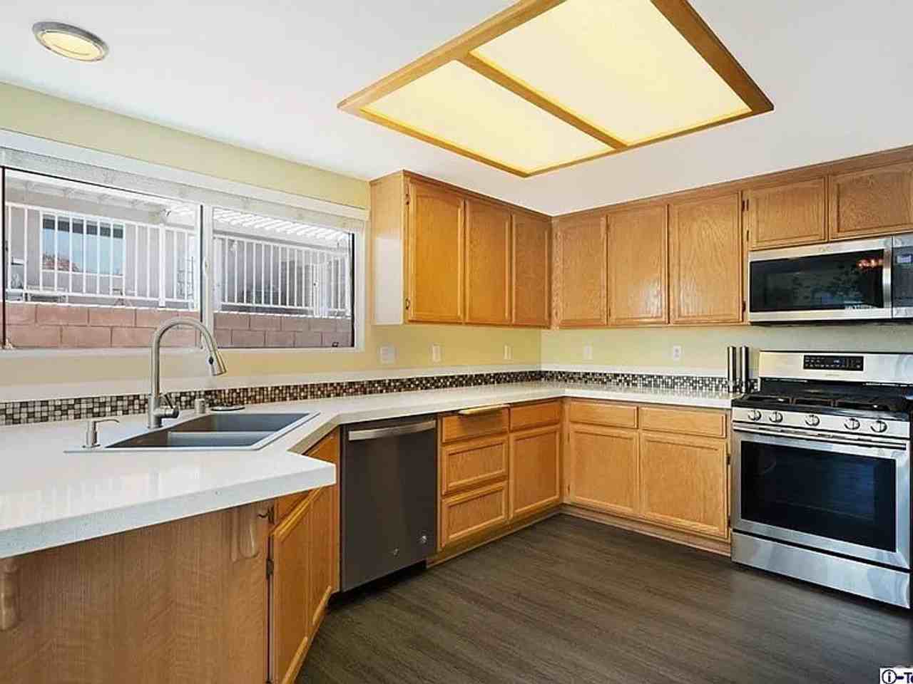 8523 Barberry Ave - Photo 4 of 8