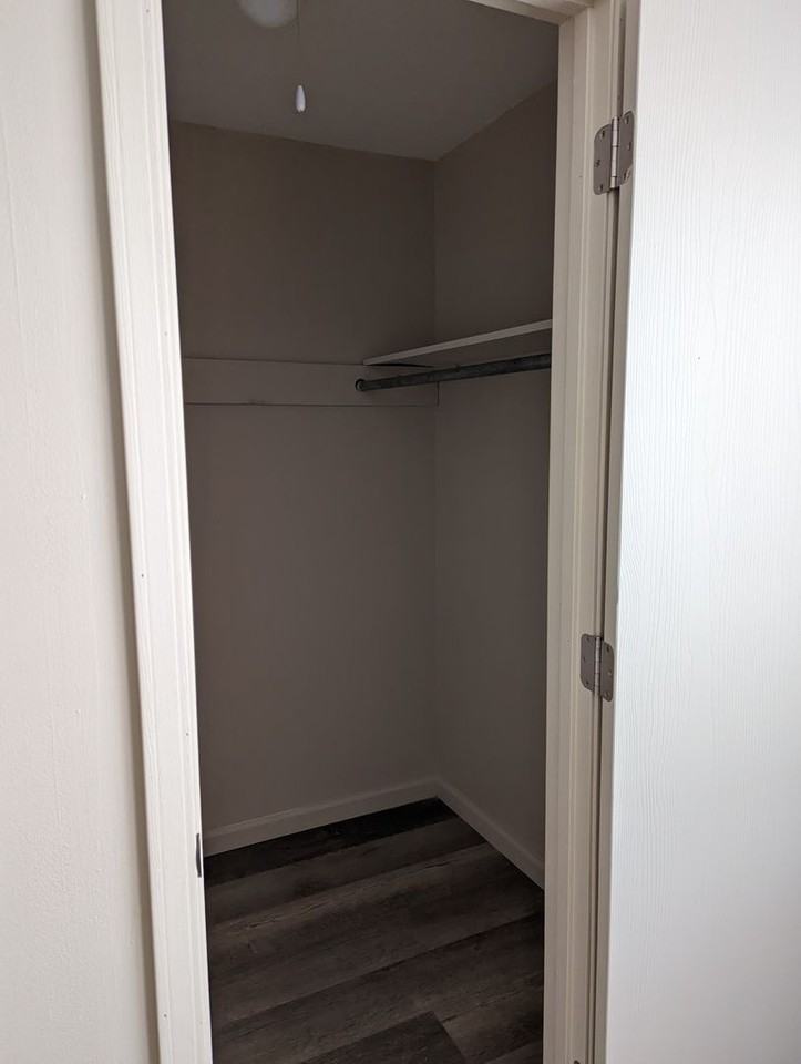 2901 Lawnridge Ct #G - Photo 6 of 12