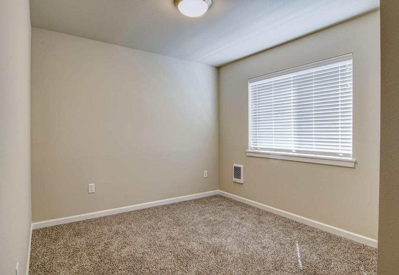 14615 NE Rose Parkway - Photo 2 of 48