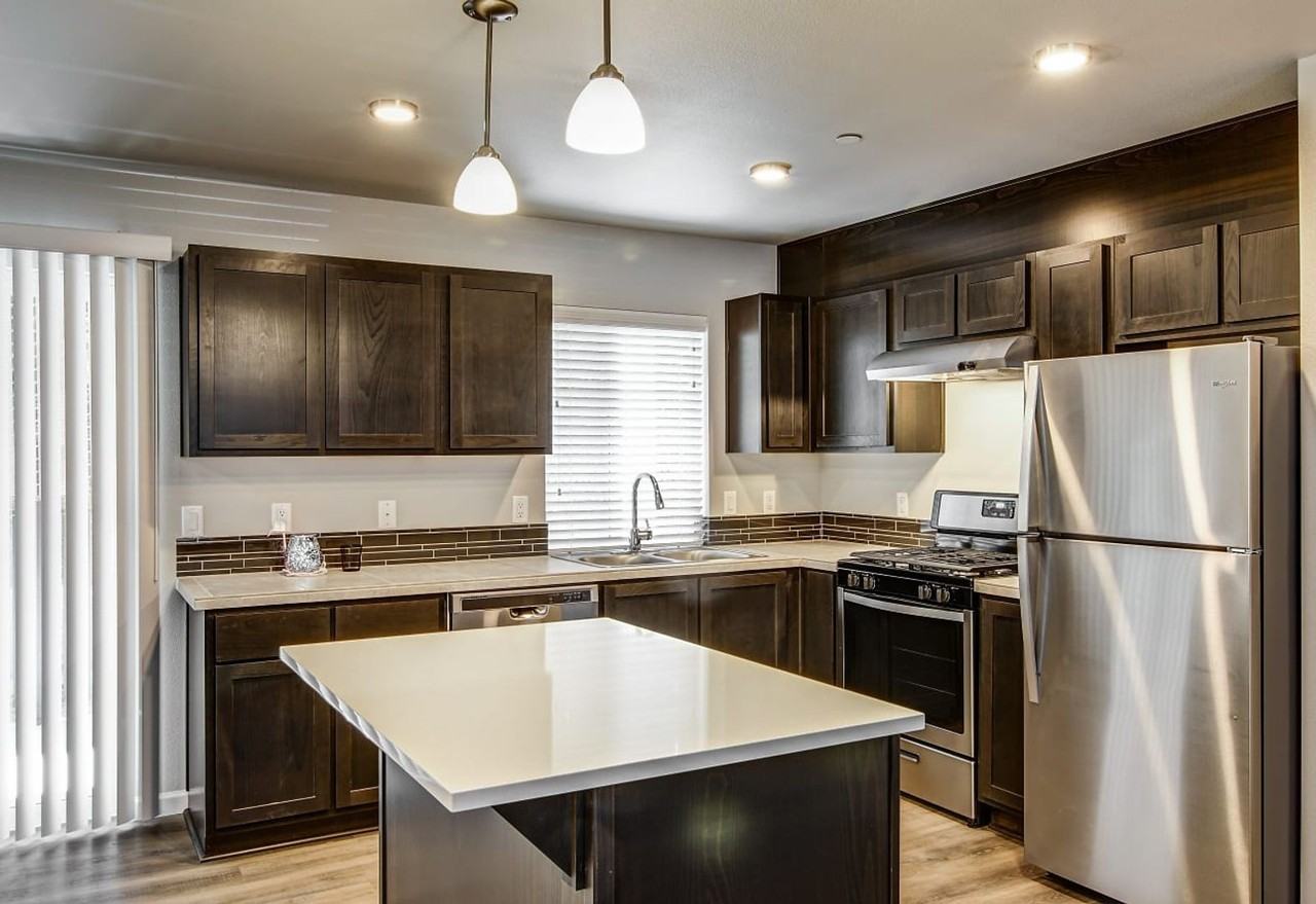 14615 NE Rose Parkway - Photo 7 of 48