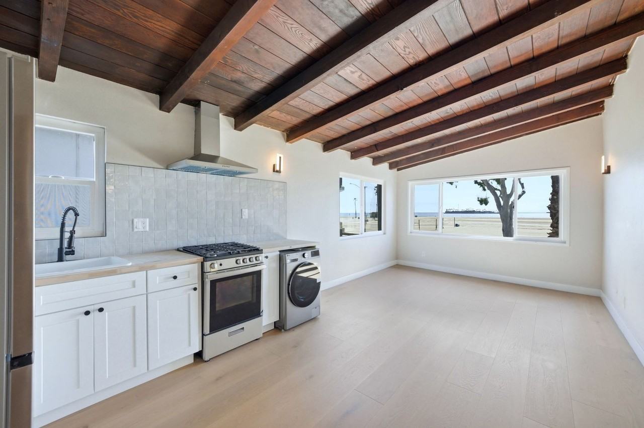 5339 E Ocean Blvd - Photo 3 of 8