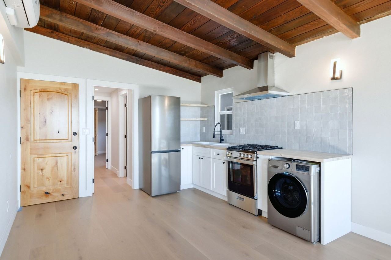 5339 E Ocean Blvd - Photo 4 of 8