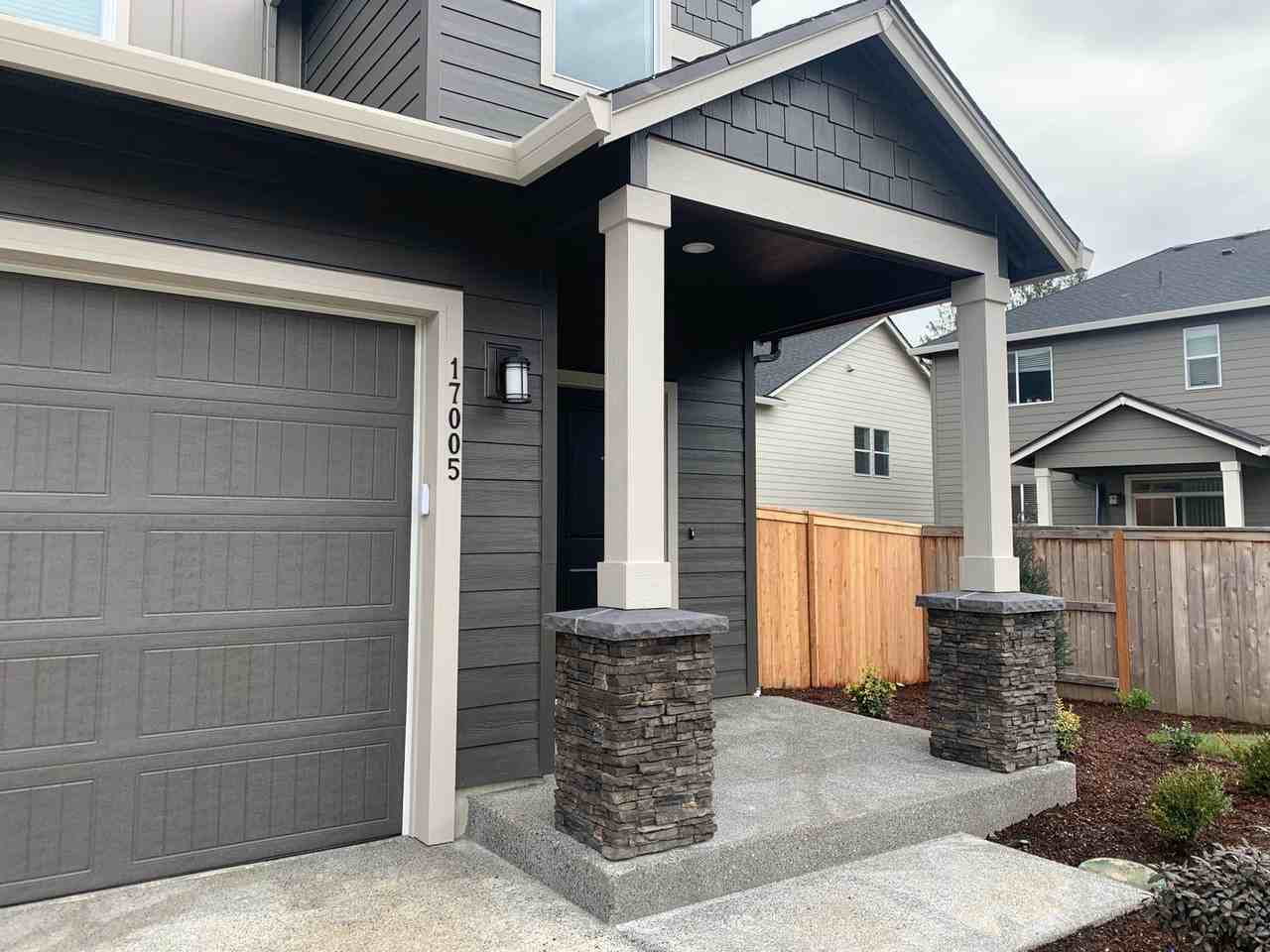 17005 Ne 18th Ave - Photo 3 of 31