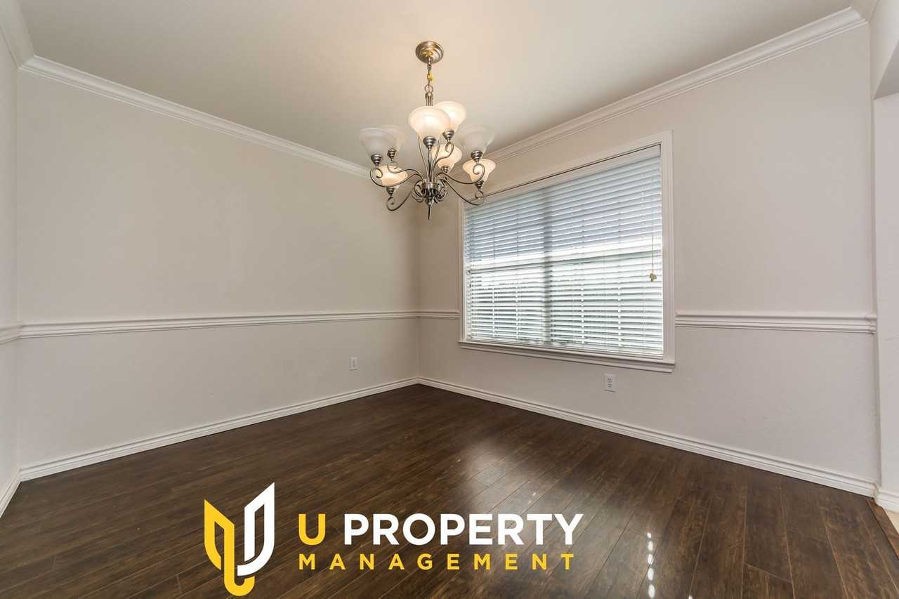 5425 Summit View Dr - Photo 5 of 30