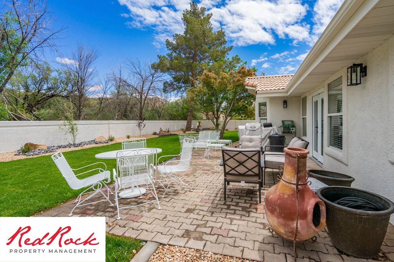 1861 Point Dr - Photo 5 of 37