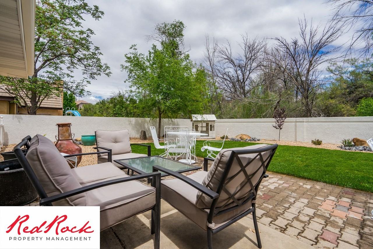 1861 Point Dr - Photo 7 of 37