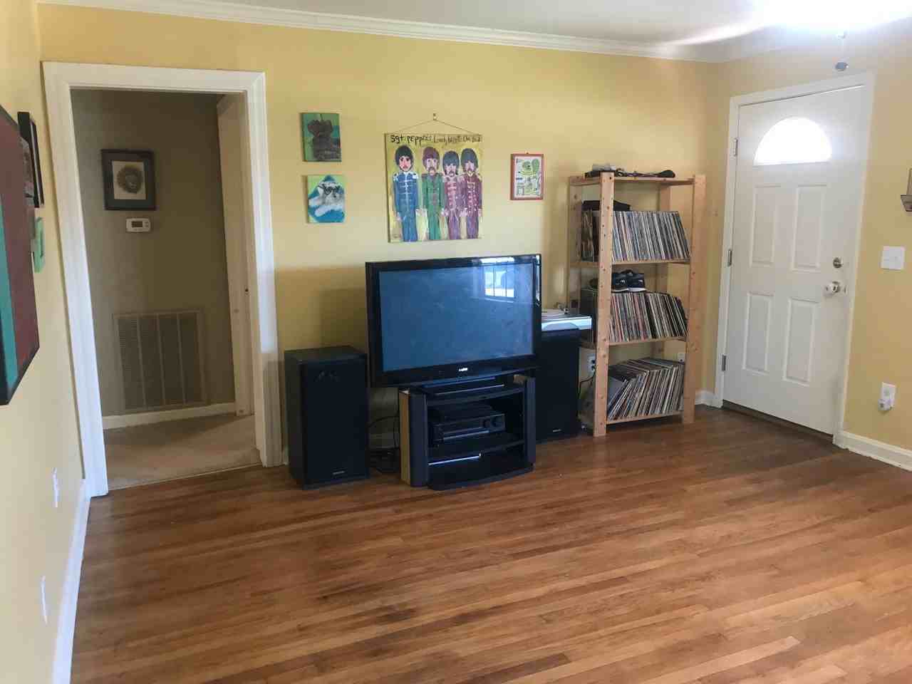 306 19th St - Photo 5 of 20