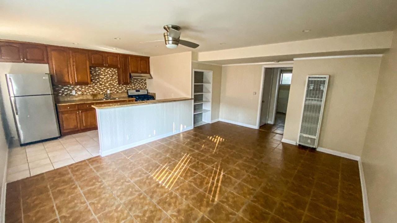 250 Cliff Drive - Photo 3 of 28