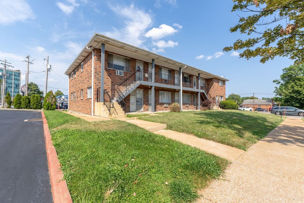 4421A Donovan Ave - Photo 2 of 11